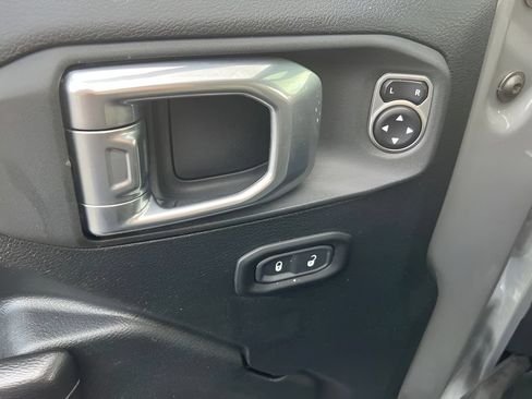 Used 2021 Jeep Gladiator Sport AWD/4WD image 10