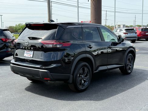 Used 2026 Nissan Rogue SV AWD/4WD image 7
