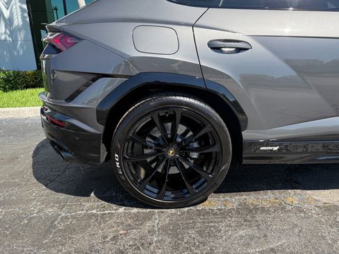 Used 2024 Lamborghini Urus S image 4