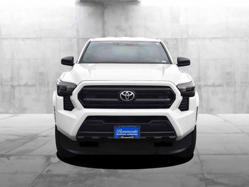 Used 2025 Toyota Tacoma SR AWD/4WD image 4