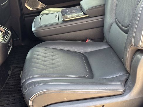 Used 2025 INFINITI QX80 Autograph w/ Autograph Exterior Package AWD/4WD image 18