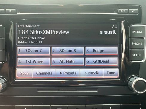 Used 2015 Volkswagen Passat 1.8T SE FWD image 23