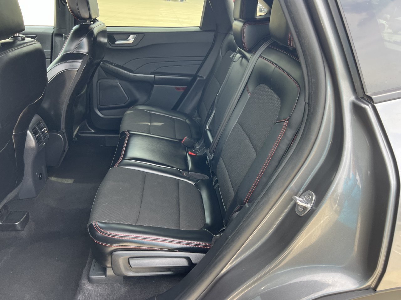 Used 2025 Ford Escape ST-Line AWD/4WD image 9