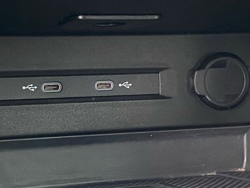 Certified 2024 Volkswagen Taos SE w/ Panoramic Sunroof Package image 16