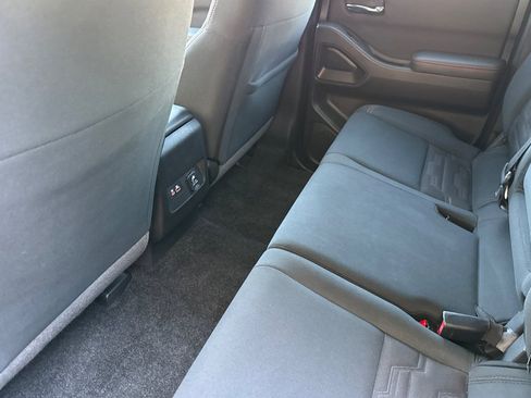 Used 2023 Nissan Frontier PRO-4X w/ Pro Convenience Package AWD/4WD image 12