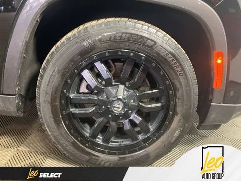 Used 2022 Jeep Wagoneer Series III w/ Flexible Seating Group image 18