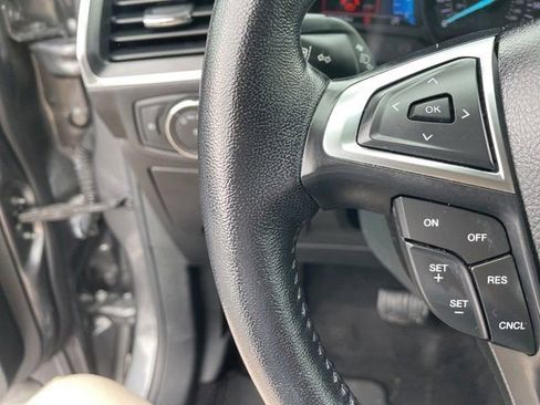 Used 2022 Ford Edge Titanium image 17