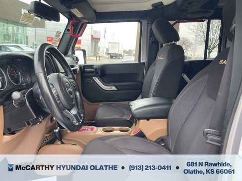 Used 2014 Jeep Wrangler Unlimited Sahara AWD/4WD image 4