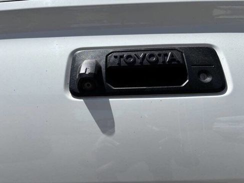 Used 2017 Toyota Tacoma SR5 image 5