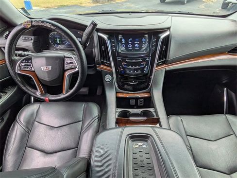 Used 2017 Cadillac Escalade Premium Luxury image 17