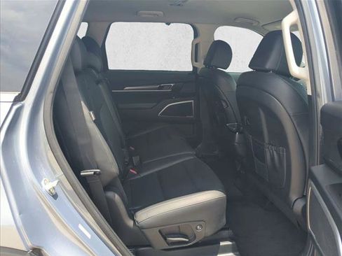 Used 2023 Kia Telluride LX FWD image 19