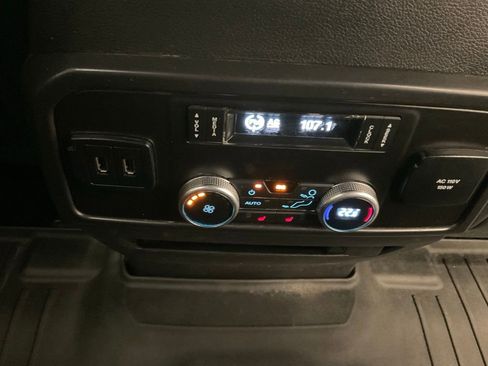 Used 2020 Ford Expedition Limited image 16