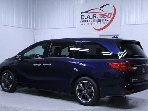 Used 2023 Honda Odyssey Elite image 4