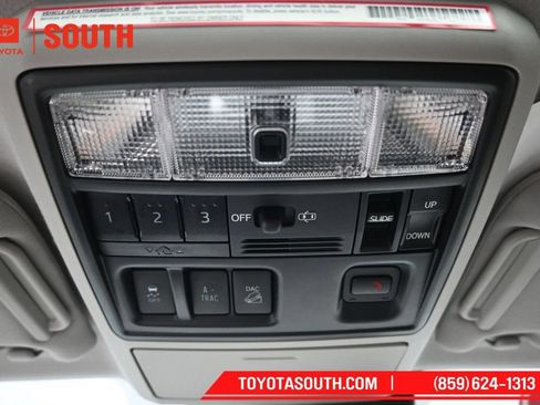 Used 2024 Toyota 4Runner SR5 Premium w/ Moonroof Package AWD/4WD image 21