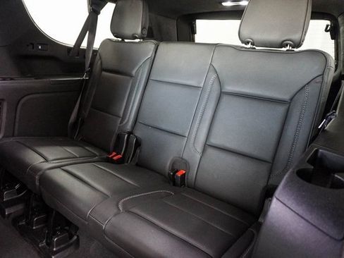 Used 2024 GMC Yukon XL Denali image 17