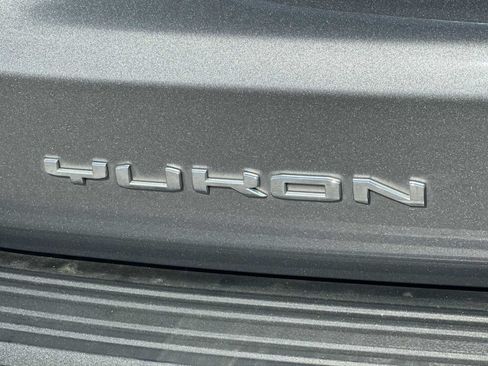 Used 2022 GMC Yukon SLT w/ SLT Premium Package AWD/4WD image 13
