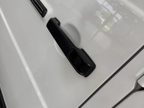 Used 2025 Mercedes-Benz G 550 image 84