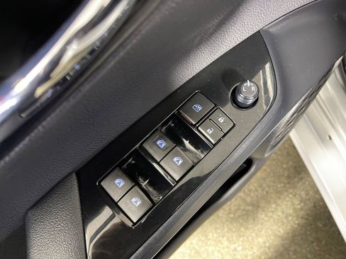 Used 2017 Toyota Prius Two image 16