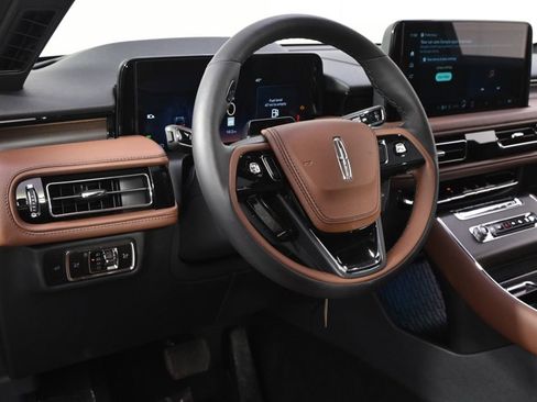 New 2026 Lincoln Aviator Reserve image 11