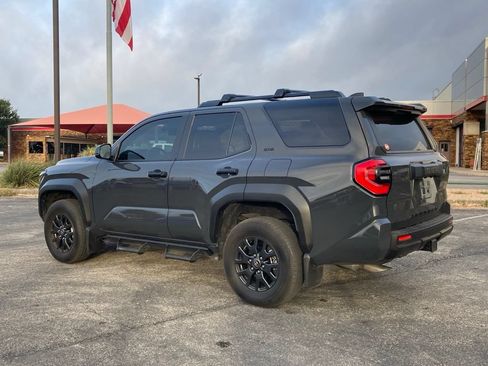 Used 2025 Toyota 4Runner SR5 AWD/4WD image 6