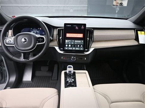 Used 2026 Volvo XC90 B6 Plus w/ Protection Package Premier image 2