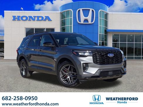 Used 2025 Ford Explorer ST-Line w/ ST-Line Street Pack image 1