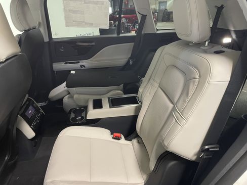New 2025 Lincoln Aviator Reserve w/ Jet Appearance Package image 31