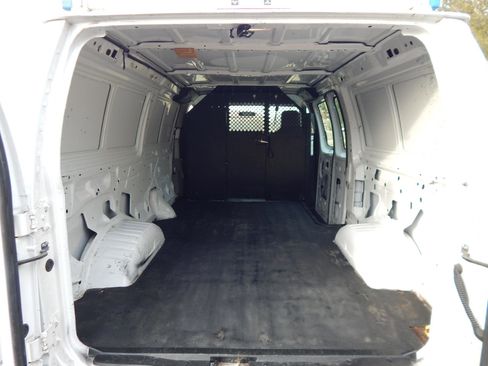 Used 2014 Ford E-250 and Econoline 250 image 13