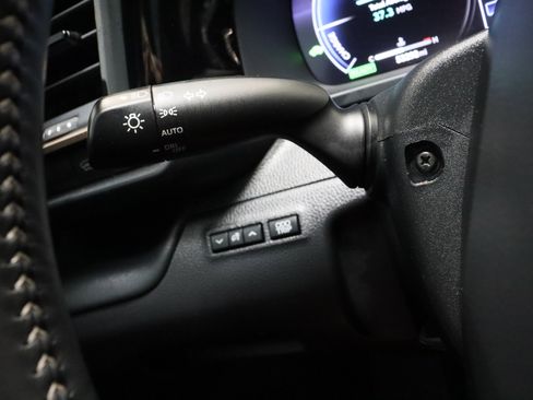 Certified 2024 Toyota Crown XLE image 26