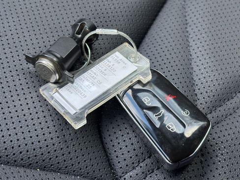 Used 2025 Volkswagen Atlas Cross Sport SE image 21