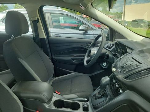 Used 2015 Ford Escape S FWD image 3