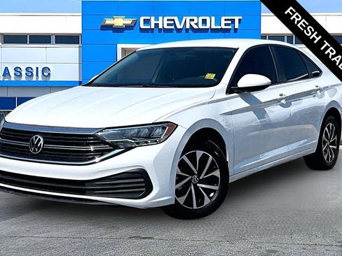 Used 2022 Volkswagen Jetta S FWD image 2