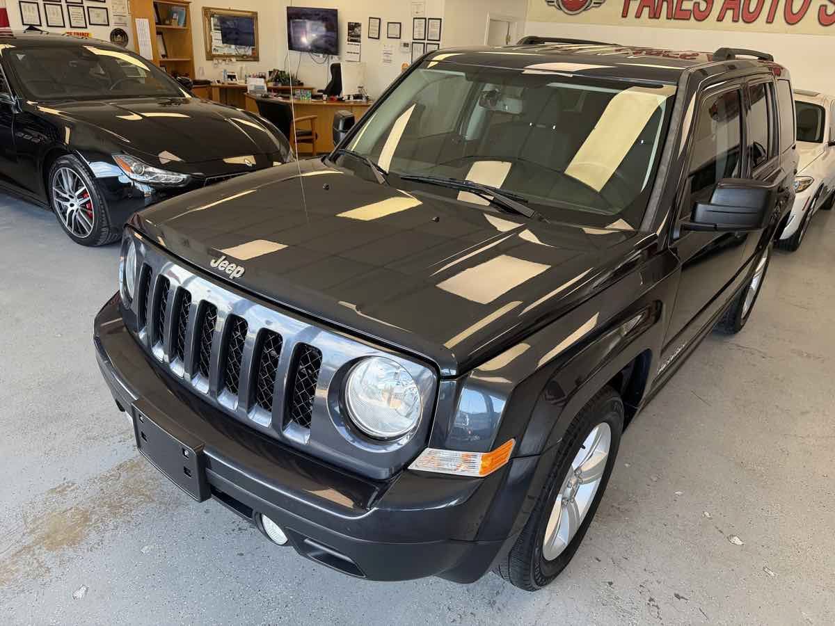 Used 2014 Jeep Patriot Sport w/ Tire & Wheel Group FWD image 11