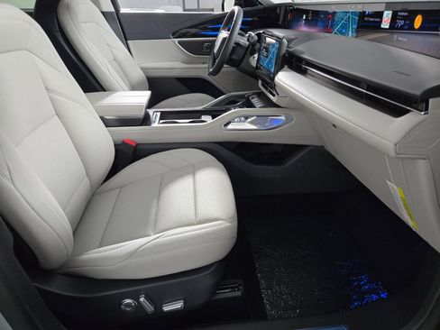 New 2026 Lincoln Nautilus Premier AWD/4WD image 19