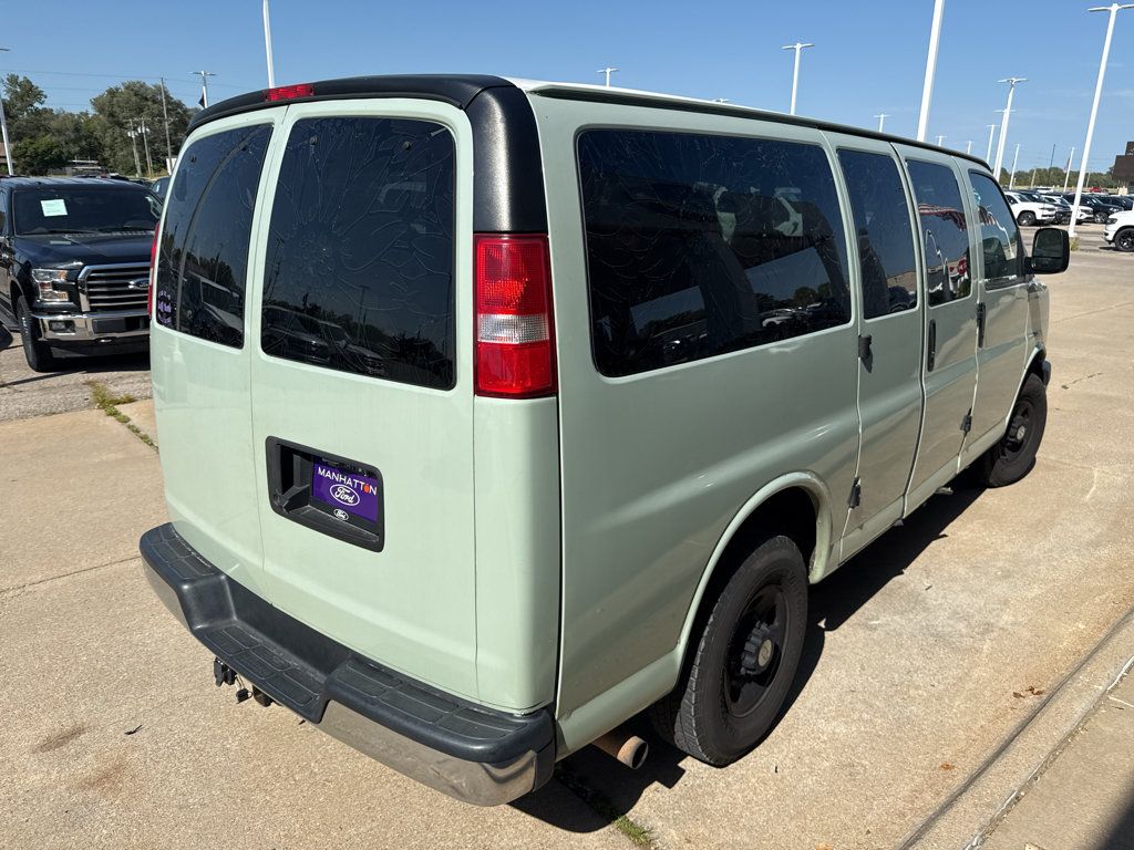 Used 2019 Chevrolet Express 2500 LT w/ LT Preferred Equipment Group RWD image 5