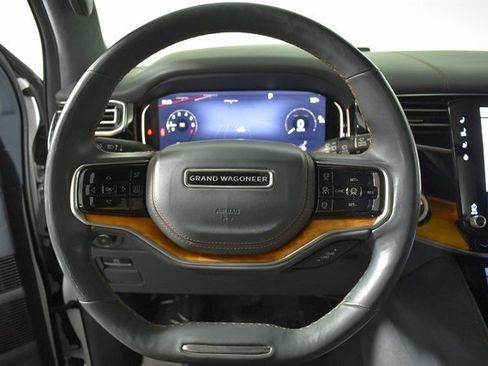 Used 2022 Jeep Grand Wagoneer Series II w/ Convenience Group III image 17