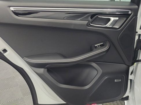 Certified 2025 Porsche Macan Turbo image 21