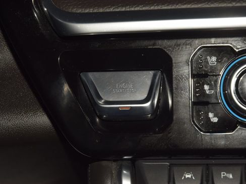 Used 2022 GMC Sierra 1500 Denali w/ Technology Package AWD/4WD image 35