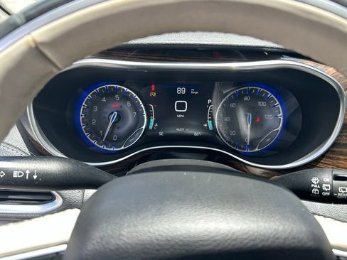 Used 2021 Chrysler Pacifica Limited AWD/4WD image 20