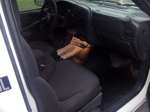 Used 2003 GMC Sonoma SL RWD image 13