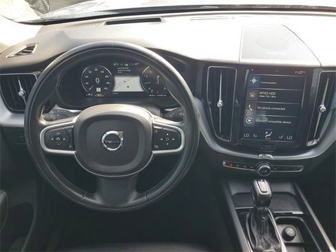 Used 2020 Volvo XC60 T5 Momentum image 18