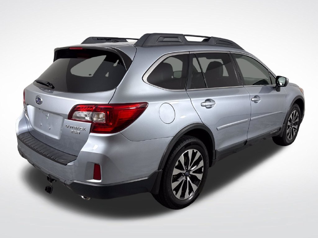 Used 2015 Subaru Outback 3.6R Limited AWD/4WD image 3