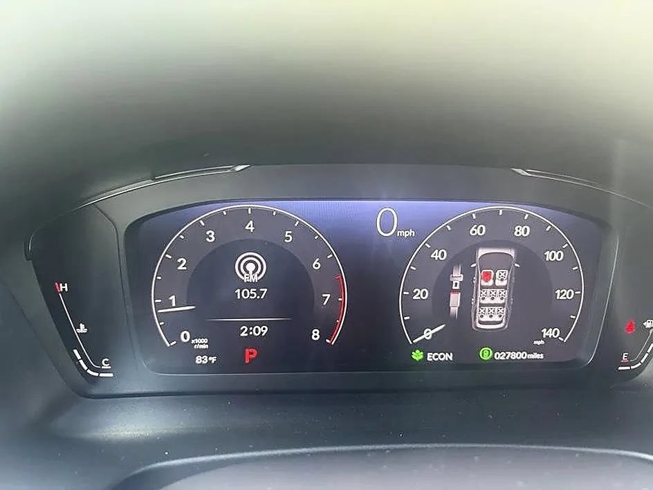 Used 2025 Honda Pilot Elite image 32