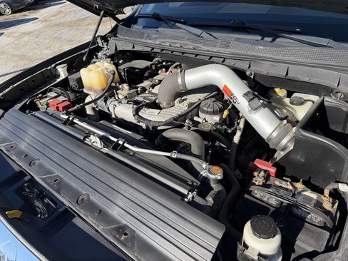 Used 2016 Nissan Titan SL image 20