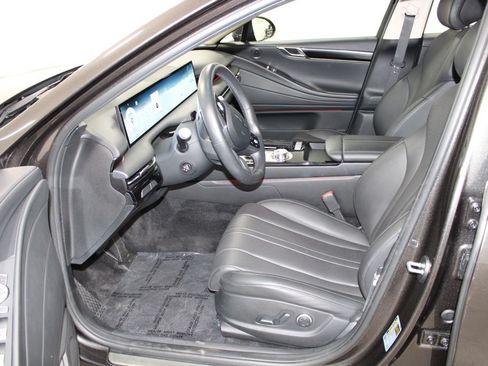 Used 2025 Genesis G80 2.5T AWD/4WD image 18