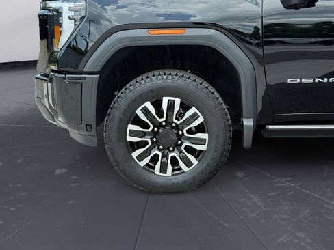 Used 2025 GMC Sierra 3500 Denali Ultimate AWD/4WD image 11