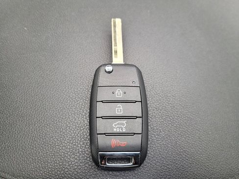 Used 2019 Kia Sorento FWD V6 image 32