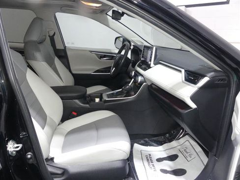 Used 2020 Toyota RAV4 Limited w/ Limited Grade Weather Package AWD/4WD image 22
