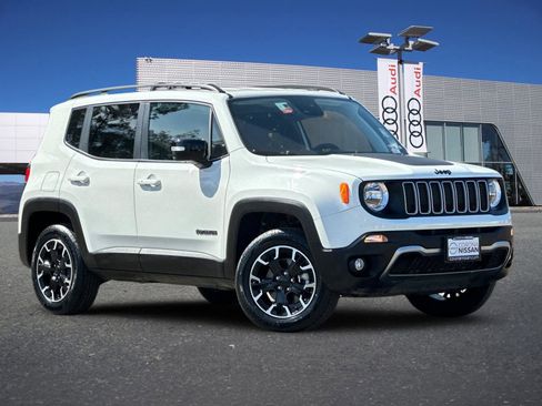 Used 2023 Jeep Renegade Latitude image 2