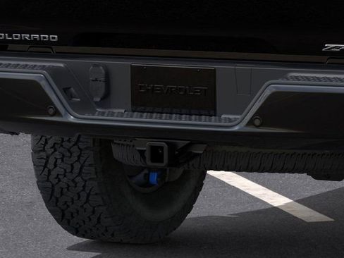 New 2026 Chevrolet Colorado ZR2 w/ Technology Package AWD/4WD image 17